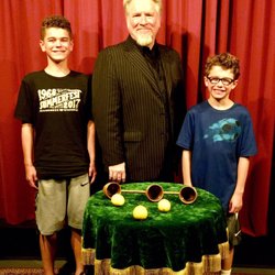 P.T. Murphy Magic - The masterful magician and his new believers!