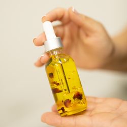 Divine Muscle Recovery - Offering CBD oil products
