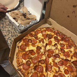 Pepperoni pizza Pepperoni pizza