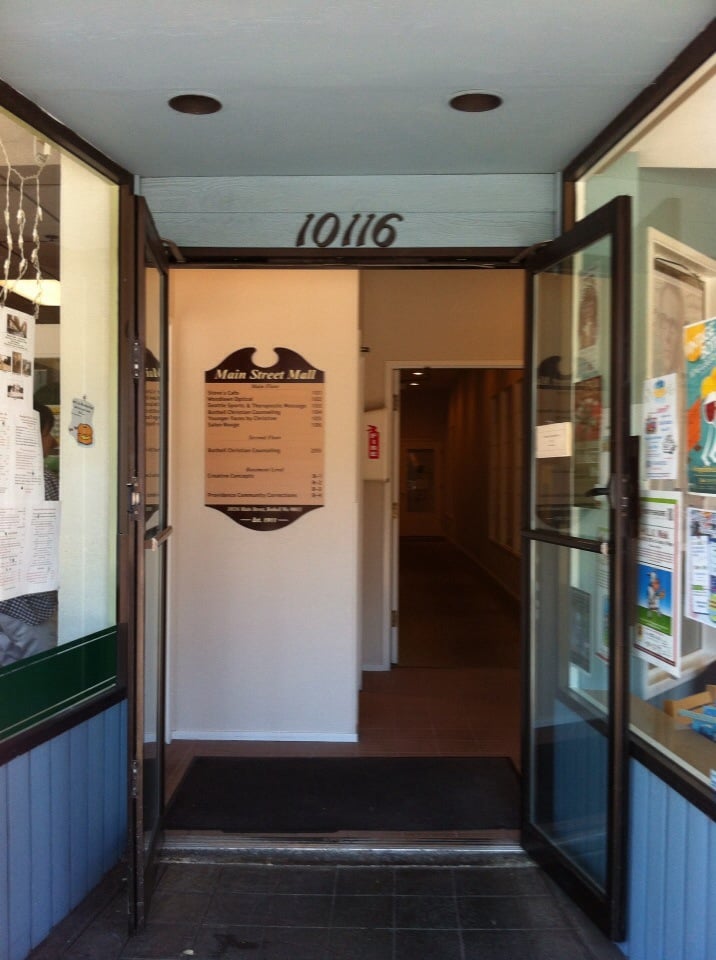 SEATTLE SPORTS & THERAPEUTIC MASSAGE 32 Photos 10116 Main St