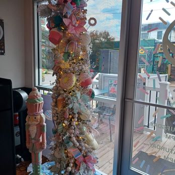 Cinnaholic - Holiday decor is on-theme! - Bakeries Near Me - New Orleans, Louisiana Cinnaholic - Holiday decor is on-theme! - Bakeries Near Me - New Orleans, Louisiana