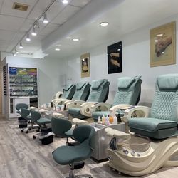 Basic Nails - Brand new pedicure spa chair