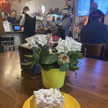 Halo Roasters - Coffee Crumb Cake - Coffee & Tea Near Me - Springfield, New Jersey