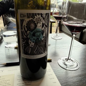 Emercy Wines - Wineries Near Me - Paso Robles, California