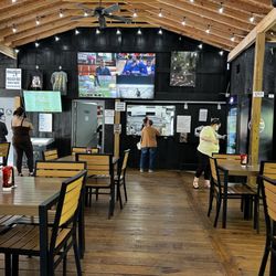 Toad's BARn & Grill