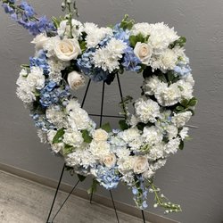 RME Floral Creative - Blue & white Hearts