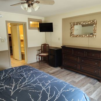 Doveberry Inn - Room 2 - Hotels Near Me - Dover, Vermont