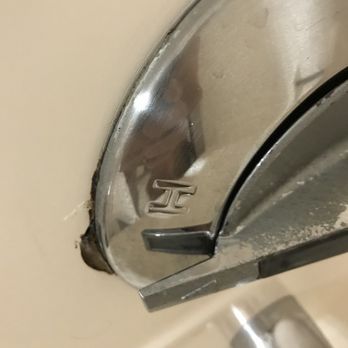 Best Western Indian Oak - Moldy bathroom - Hotels Near Me - Chesterton, Indiana