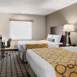 Baymont by Wyndham Jefferson City - Guest room