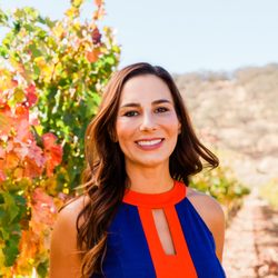 Level Up Realty - The Solari Group - Nicole Solari, Broker/Owner of The Solari Group
