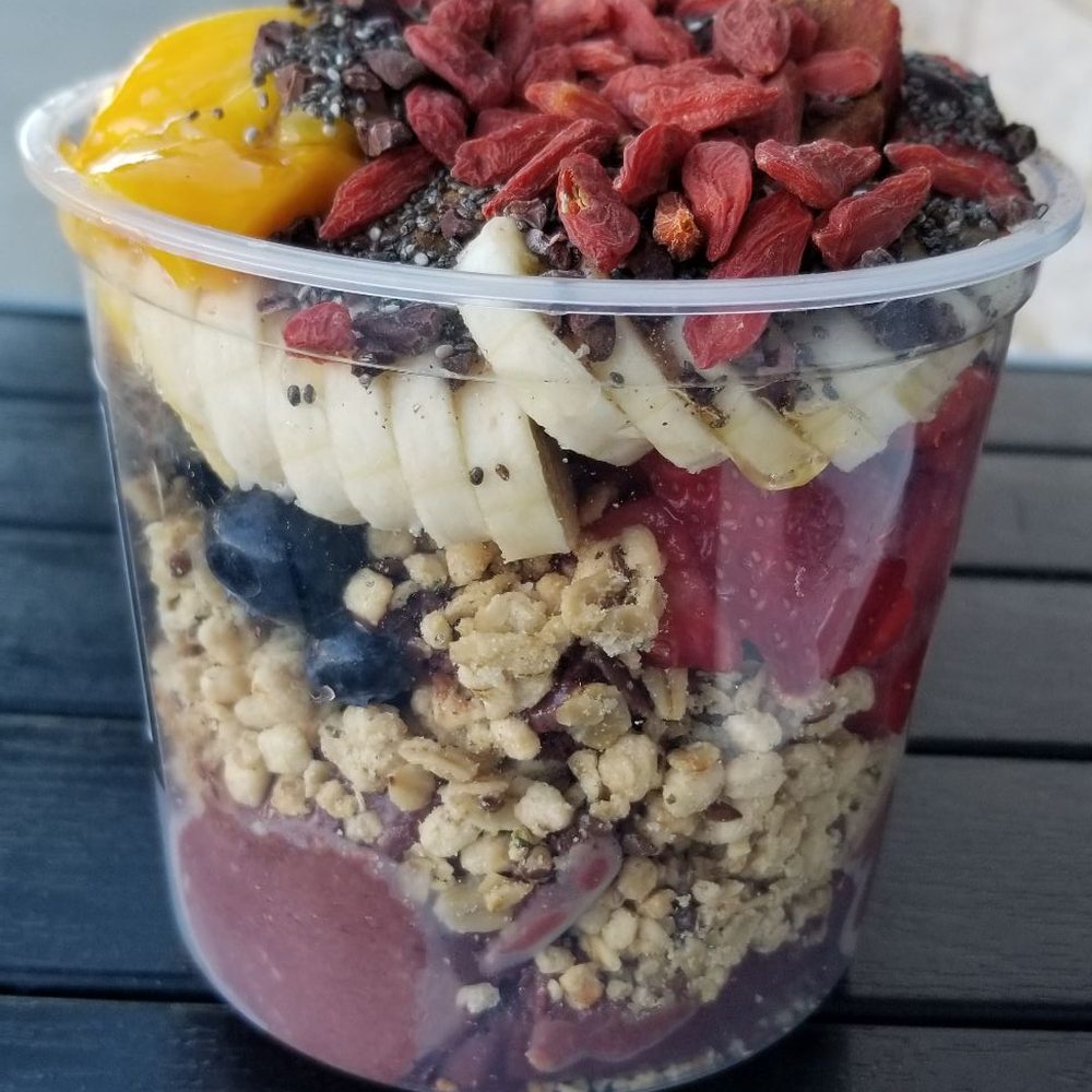 Acai bar  - Get the unlimited! It's delish. A good value at $12.50+tax - Acai Bowls Near Me - Pasadena, California