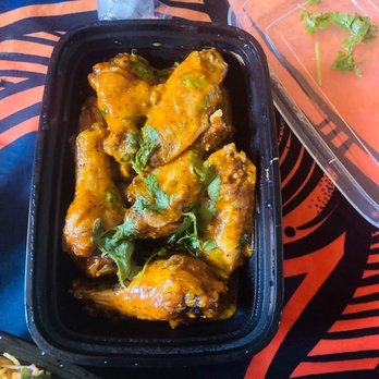 MoMo House - Chicken wings with Himalayan sauce - Himalayan/Nepalese Near Me - Berkeley, California