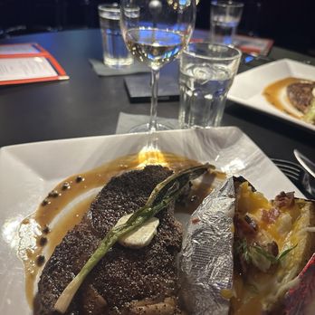 Gimme Gimme - Wednesday Steak Night - Bars Near Me - San Antonio, Texas