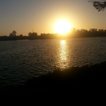Public Shoreline Trail - Sun about to set while walking trail. - Hiking Near Me - Alameda, California Public Shoreline Trail - Sun about to set while walking trail. - Hiking Near Me - Alameda, California
