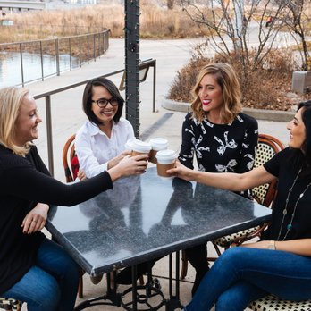 Ama La Vida - Some of our Chicago team having a meeting over coffee! - Life Coach Near Me