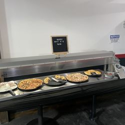 Simple Simon's Pizza - Lunch buffet during a break in deer hunting. Delish!