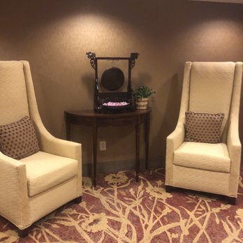 Hampton Inn & Suites Tifton - Such a beautiful little waiting area in the hallway outside the elevators. LOVE these chairs. - Hotels Near Me - Tifton, Georgia Hampton Inn & Suites Tifton - Such a beautiful little waiting area in the hallway outside the elevators. LOVE these chairs. - Hotels Near Me - Tifton, Georgia