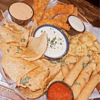 Loft18 - The Loft Sampler - Sports Bars Near Me - Houston, Texas Loft18 - The Loft Sampler - Sports Bars Near Me - Houston, Texas