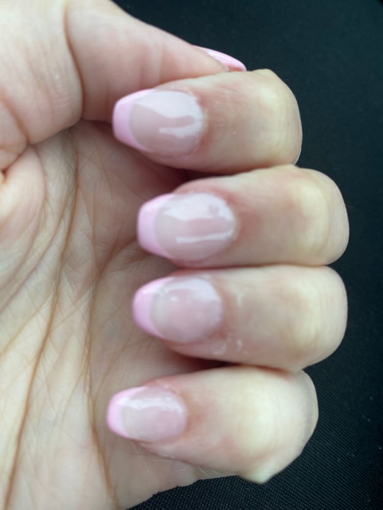 Elle Nails & Spa Logo