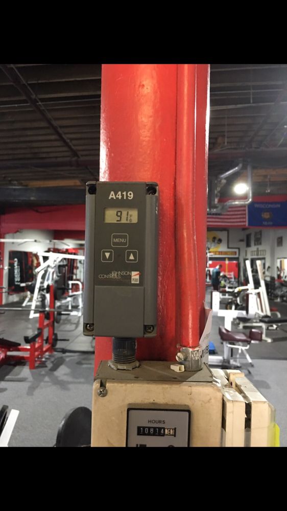 IRON PHYSIQUE GYM 15 Photos Gyms 605 Gillette St, La Crosse, WI