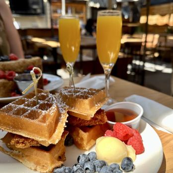 Ashland Hill - Chicken and waffles + mimosas - Beer Gardens Near Me - Santa Monica, California Ashland Hill - Chicken and waffles + mimosas - Beer Gardens Near Me - Santa Monica, California