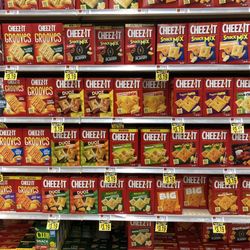 Hannaford Supermarkets - Lots of Cheez Its
