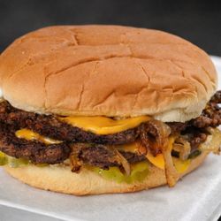 Megaburger - Oklahoma Fries onion burger