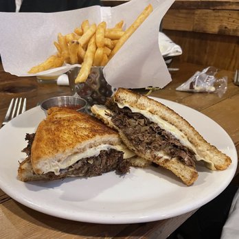 The North House - Epic short rib grilled cheese - American Near Me - Avon, Connecticut The North House - Epic short rib grilled cheese - American Near Me - Avon, Connecticut