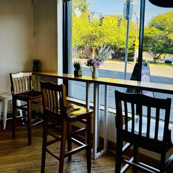 Poke Qube - Small seating area - Poke Near Me - Portland, Oregon Poke Qube - Small seating area - Poke Near Me - Portland, Oregon