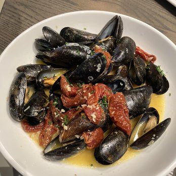 Bella - Prince Edward Island mussels - Italian Near Me - Maryville, Tennessee