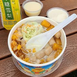 Forgot what I ordered but it had green tea ice cream!