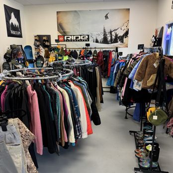 Hatcher Pass Thirft - Small spot with well labeled merchandise - Thrift Stores Near Me - Palmer, Alaska