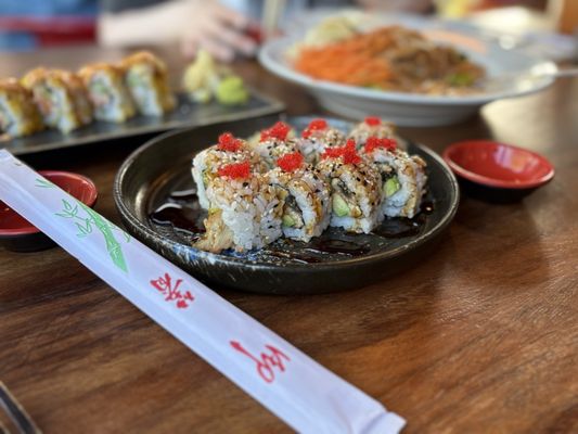 Makin Thai & Sushi by null
