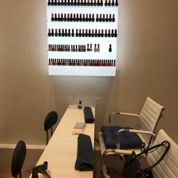 Bleu Beauté Bar - Manicure stations with comfy chairs