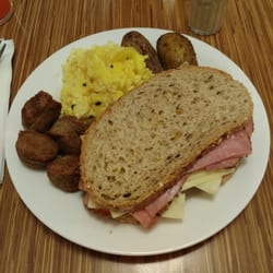 Anker Hotel - Breakfast.