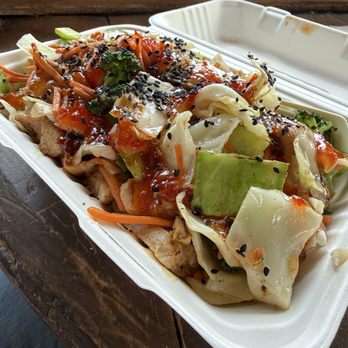 Country Squire kitchen - Special - sweet chili chicken bowl - Food Trucks Near Me - Tillamook, Oregon Country Squire kitchen - Special - sweet chili chicken bowl - Food Trucks Near Me - Tillamook, Oregon