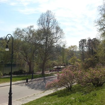 Parco del Valentino - Roads run through the park along the River Po.  Sit on the green hills above and enjoy the view. - Parks Near Me - Torino, TO