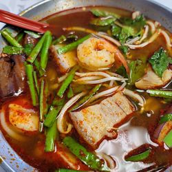 Vietnam Kitchen - Bun mam: yum!!