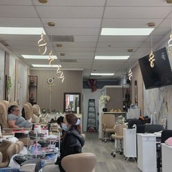 Alo Nails Bar