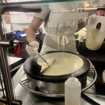 Bon Appetit Creperie - making of the crepe - Creperies Near Me - Boston, Massachusetts Bon Appetit Creperie - making of the crepe - Creperies Near Me - Boston, Massachusetts