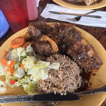 Reggae Hut - Oxtails - Caribbean Near Me - Houston, Texas Reggae Hut - Oxtails - Caribbean Near Me - Houston, Texas