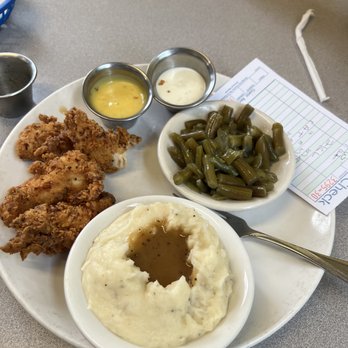 Barbara's Home Cookin - chicken tenders, mashed potatoes and gravy, green beans - American Near Me - Franklin, Tennessee