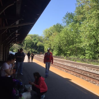 Harpers Ferry Train Station - Waiting... - Train Stations Near Me - Harpers Ferry, West Virginia