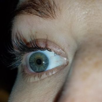 Amazing Lash Studio - Right after my refill...nothing amazing about these lashes! - Eyelash Service Near Me - Dallas, Texas