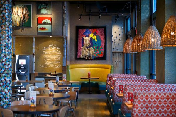 Nando's PERi-PERi by null