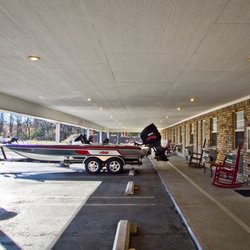 Burnin' Stump Lodge - Covered Boat Parking!