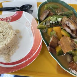 Pakbet con Lechon Kawali plate.
