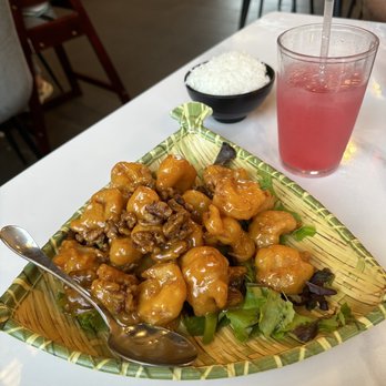 Rui's Shanghai Bistro - Honey Walnut Shrimp with a small bowl of rice, it was very good. - Shanghainese Near Me - Redlands, California Rui's Shanghai Bistro - Honey Walnut Shrimp with a small bowl of rice, it was very good. - Shanghainese Near Me - Redlands, California