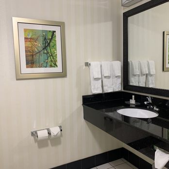 Fairfield by Marriott Inn & Suites Buffalo Airport - Tidy and spacious for personal items. - Hotels Near Me - Cheektowaga, New York