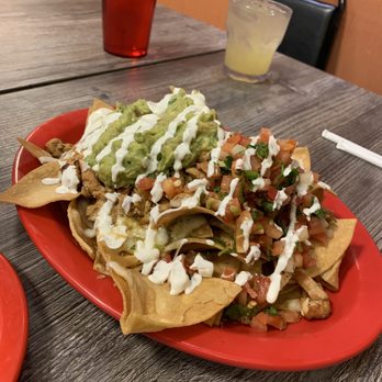 El Limon - Loaded Nachos with chicken - Mexican Near Me - Ardmore, Pennsylvania El Limon - Loaded Nachos with chicken - Mexican Near Me - Ardmore, Pennsylvania
